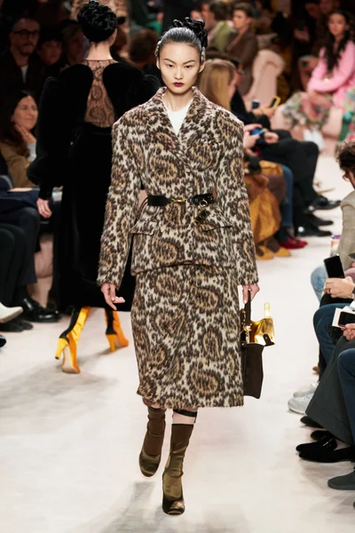 Look 37